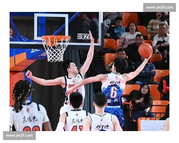 CBA常规赛焦点战新疆男篮主场迎战广州队争夺季后赛主动权